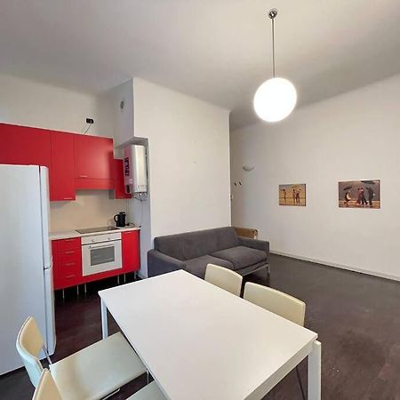 Modern Pretty Apartment Near Isola Zone Milano Exterior foto